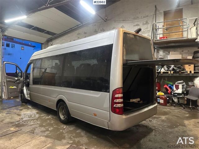 Minibuss Mercedes-Benz Sprinter w/ 15+1+1 seats w/ 2 sets of tires