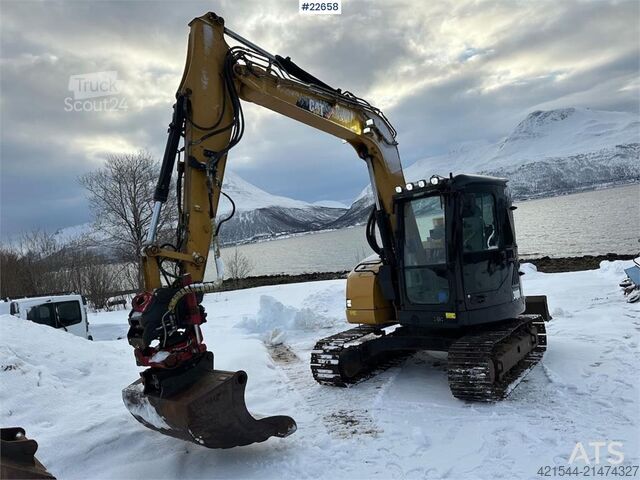 ķēžu ekskavators CAT 308D excavator w/ 2 buckets and tiltrotator. Newly