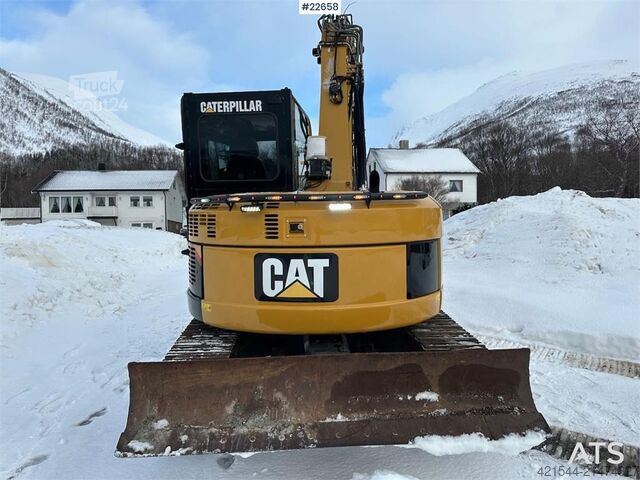 ķēžu ekskavators CAT 308D excavator w/ 2 buckets and tiltrotator. Newly
