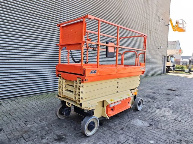 Schaarlift JLG 3246 ES