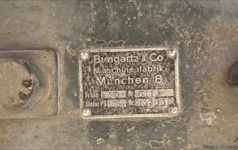 Vintage traktor Bungartz Munchen 8