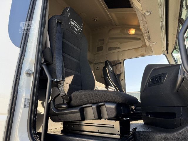 Standard tractor unit IVECO AS440S46T/P LNG / Intarder