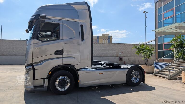 Trattore stradale standard IVECO SWAY 580