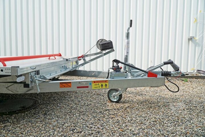 Biltransport varebil Vezeko IMOLA 27.43 RACE MASTER | HANDSEILWINDE 502X209CM 2700KG AUTOTRAILER