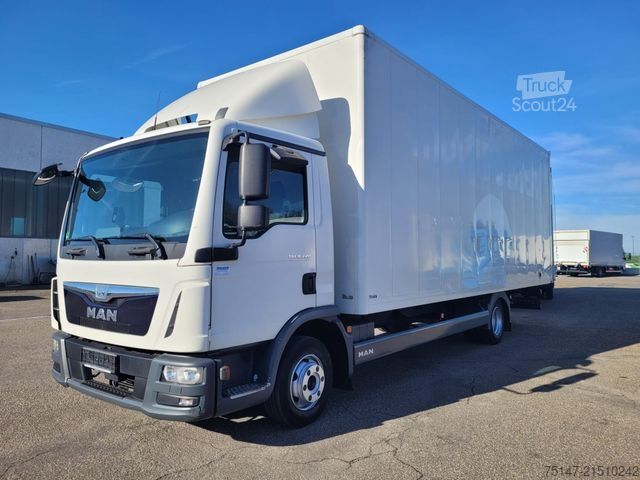 Dostavno vozilo s kesonom MAN TGL 8.220 4x2BL 3 Sitzer Möbelkoffer Klima