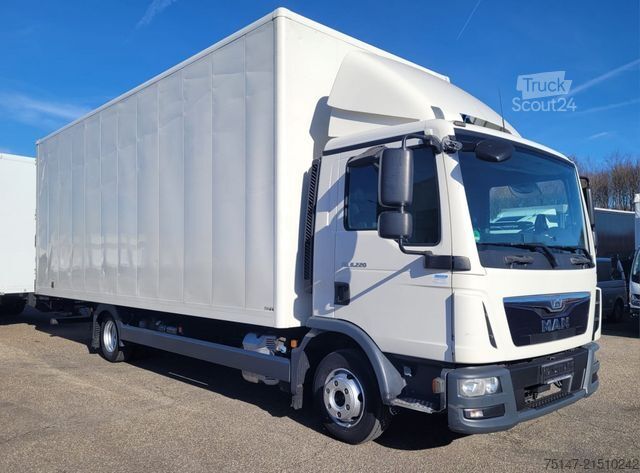 Dostavno vozilo s kesonom MAN TGL 8.220 4x2BL 3 Sitzer Möbelkoffer Klima