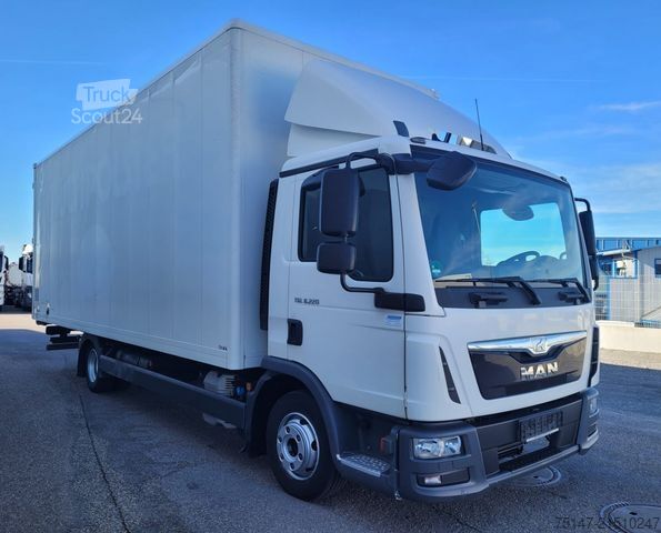 Dostavno vozilo s kesonom MAN TGL 8.220 4x2 BL 3 Sitzer Möbelkoffer Klima