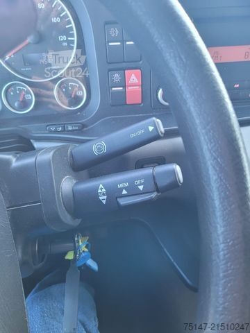 Dostavno vozilo s kesonom MAN TGL 8.220 4x2 BL 3 Sitzer Möbelkoffer Klima