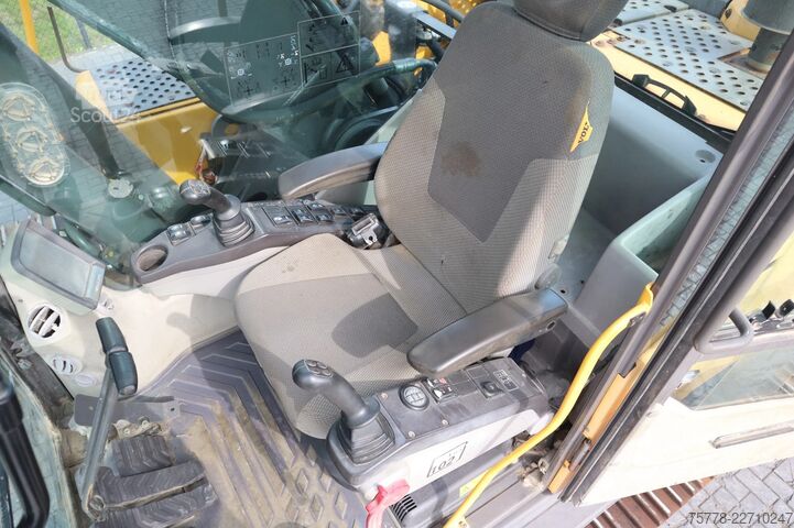 Koparka gąsienicowa Volvo EC220D L | BUCKET | QUICK COUPLER | CENTRAL LUBE