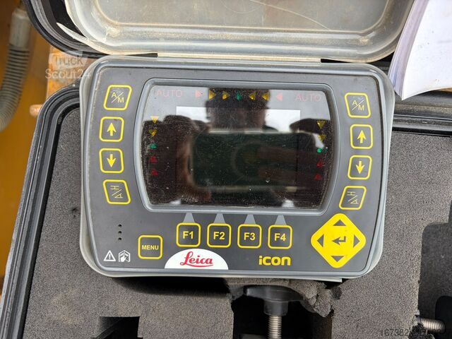 Egaliseermachine Caterpillar D2 LGP 12A | LEICA GPS