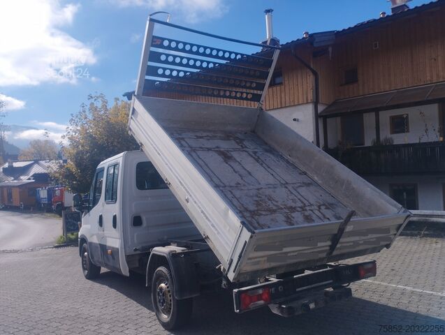 Transporter z walizką Iveco Daily 35S12 Kipper Doppelkabine Klima