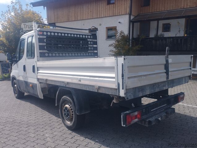 Transporter z walizką Iveco Daily 35S12 Kipper Doppelkabine Klima