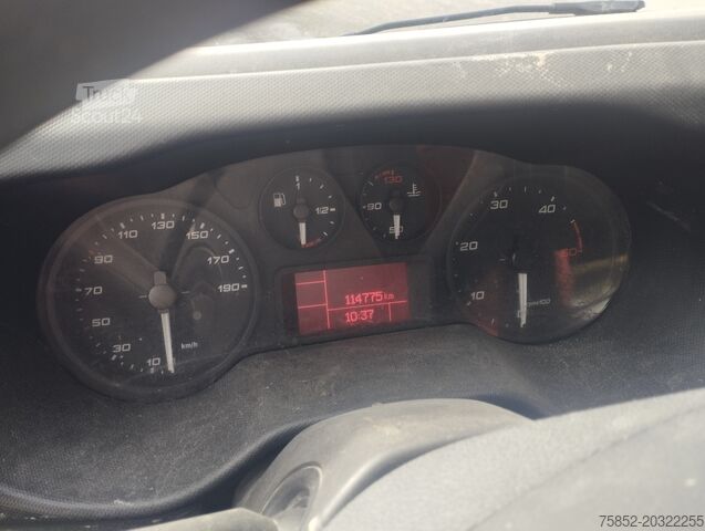 Transporter z walizką Iveco Daily 35S12 Kipper Doppelkabine Klima