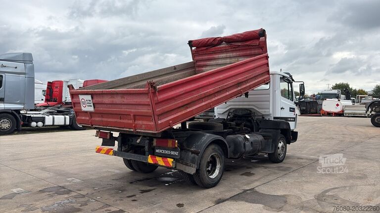 Tipper 3 côtés Mercedes-Benz SK 814 (SPER / AUXILAIRY / MANUAL PUMP / STEEL ...