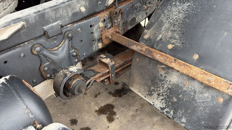 Tipper 3 côtés Mercedes-Benz SK 814 (SPER / AUXILAIRY / MANUAL PUMP / STEEL ...
