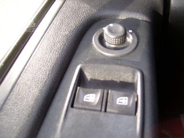 κλειστό βαν Renault Trafic L2H1 KLIMA NAVI EURO6