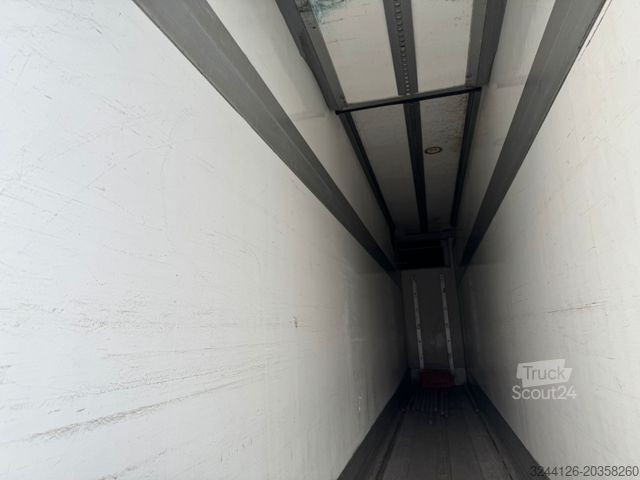 Camion refrigerato MERCEDES-BENZ Atego/1524L/Kühlkoffer/Euro5/Schaltgetriebe/1624