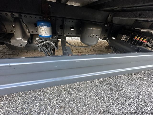 Transporter mit Koffer MERCEDES-BENZ Atego 3 4x2 AUTOMATIK*WOHNMOBIL*CAMPER*LBW*EURO6