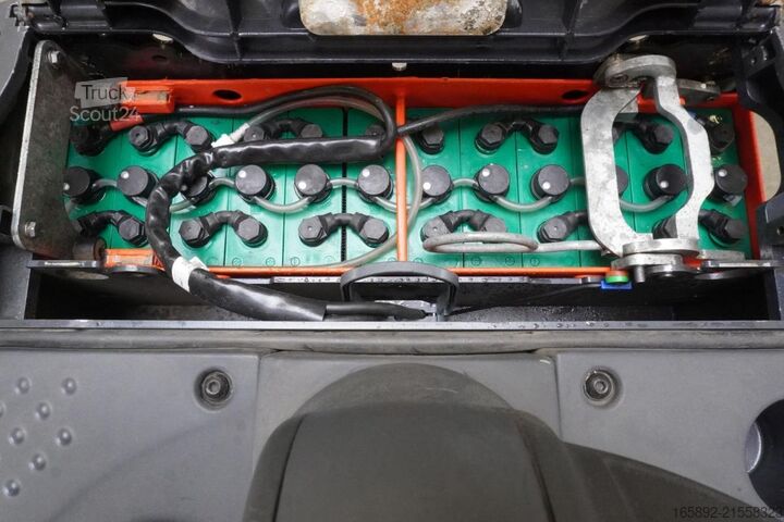 Elektrický paletový vozík s plošinou pro stojícího obsluhu Linde T 20 SP 131-08