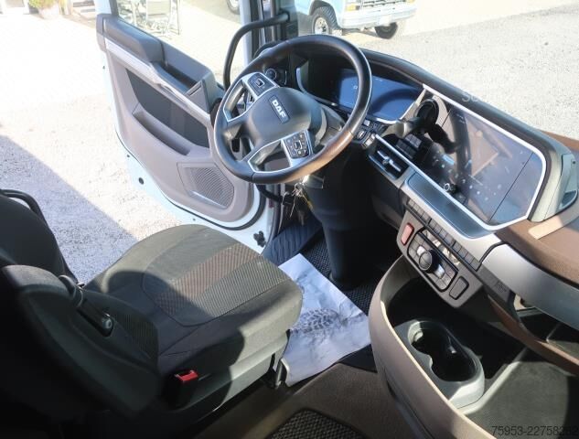 Standard nyergesvontató DAF XG+ 530 Intarder Navigation Standklima LED