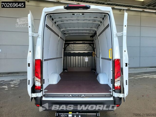 Gelişmiş Acil Fren Sistemi. Şerit Takip Asistanı. Hız Uyarısı. Taşınma Bilgi Sistemi. Zeki Iveco Daily 35S21 BPM VRIJ! 210PK 3.0L Automaat L2H2 ...