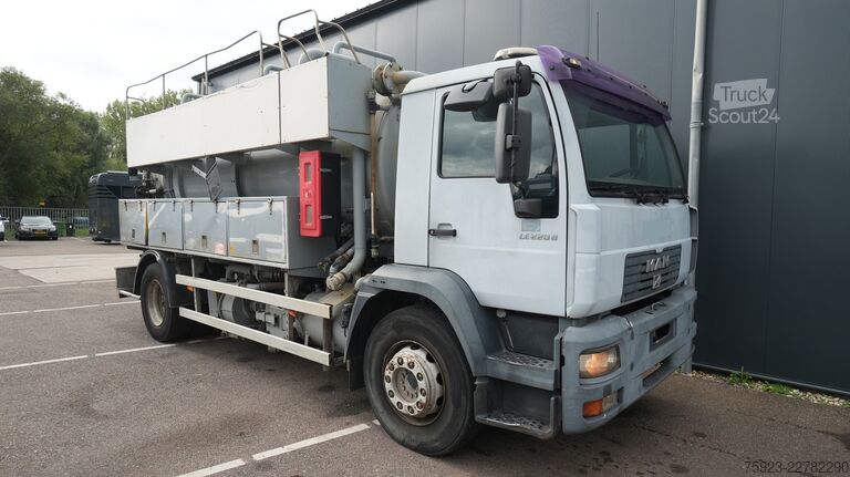 Szívó jármű MAN LE 220 B vacuum truck 35.000km