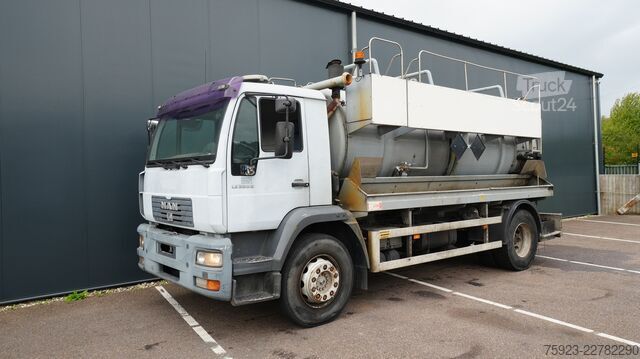 Szívó jármű MAN LE 220 B vacuum truck 35.000km