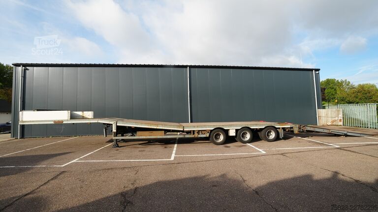 Полузареждаща машина Nooteboom 3 axle semi low loader with ramps