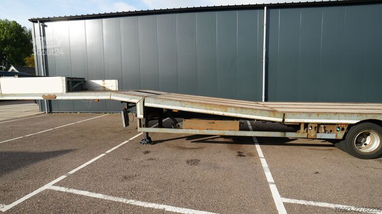 Полузареждаща машина Nooteboom 3 axle semi low loader with ramps