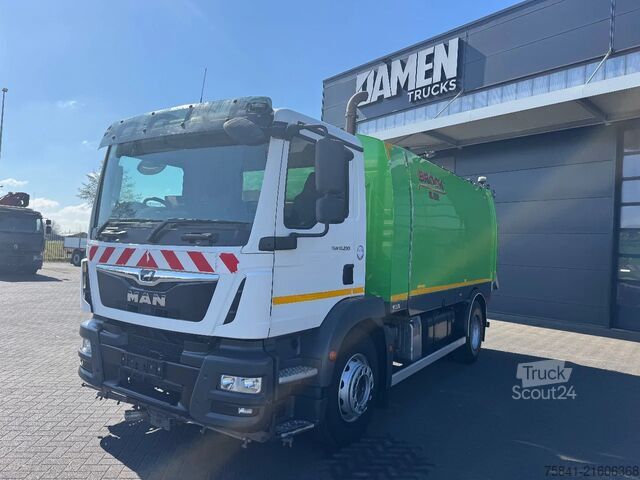 Kehrmaschine MAN TGM 18.290 met BROCK  SL 280 opbouw