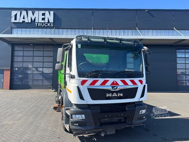 Kehrmaschine MAN TGM 18.290 met BROCK  SL 280 opbouw