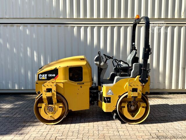 Enkeltromle-valse CATERPILLAR CB34B / 2018 BJ / 932 Stunden / 4.3 Tonnen