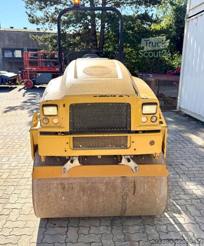 Enkeltromle-valse CATERPILLAR CB34B / 2018 BJ / 932 Stunden / 4.3 Tonnen