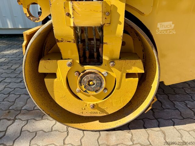 Enkeltromle-valse CATERPILLAR CB34B / 2018 BJ / 932 Stunden / 4.3 Tonnen