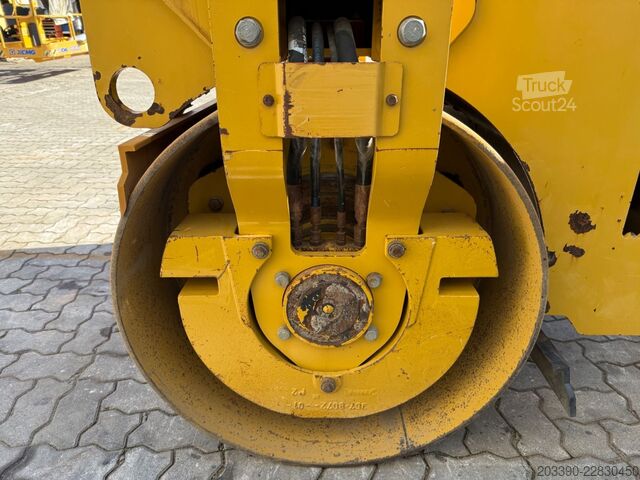 Enkeltromle-valse CATERPILLAR CB34B / 2018 BJ / 932 Stunden / 4.3 Tonnen