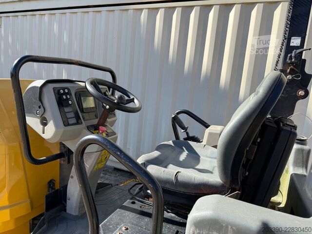 Enkeltromle-valse CATERPILLAR CB34B / 2018 BJ / 932 Stunden / 4.3 Tonnen