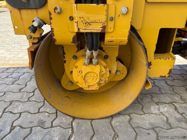 Μονότυμπανο οδοστρωτήρας CATERPILLAR CB1.7 / 2019 BJ / 430 Stunden
