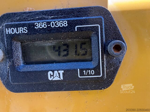 Μονότυμπανο οδοστρωτήρας CATERPILLAR CB1.7 / 2019 BJ / 430 Stunden
