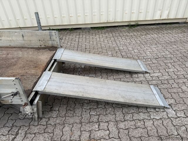 Nízkozdvižný príves KOCH Baumaschinenanhänger / Rampen / TÜV April 2027