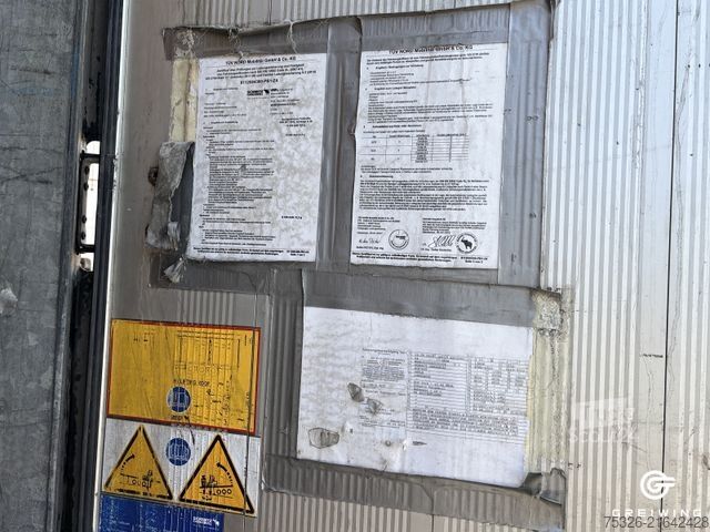 Semi-remorque bâchée SCHMITZ CARGOBULL Curtainsider Mega XL, lifting/sliding roof