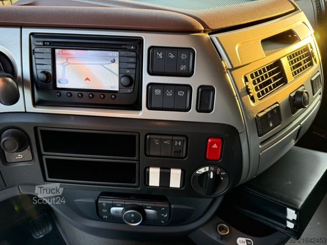 Standard nyergesvontató DAF XF 530/Intarder/Leder/Alu/2xTank/Navi/EURO6D