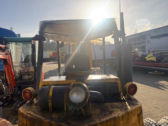 Frontstapler CATERPILLAR DP30