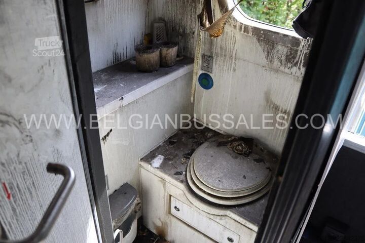 Reisebus Van Hool EX 16 M / Fire damaged / Seats available