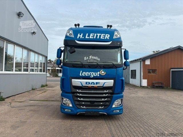Volymdragbil DAF XF 530 Low Deck