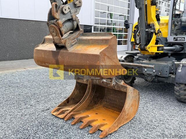 Excavator pe roți Wacker Neuson EW 100 Powertilt
