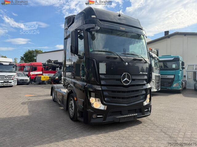 Lielapjoma vilcējs Mercedes-Benz Actros 1848 GigaSpace Retarder verstellbare Sattelkupplung