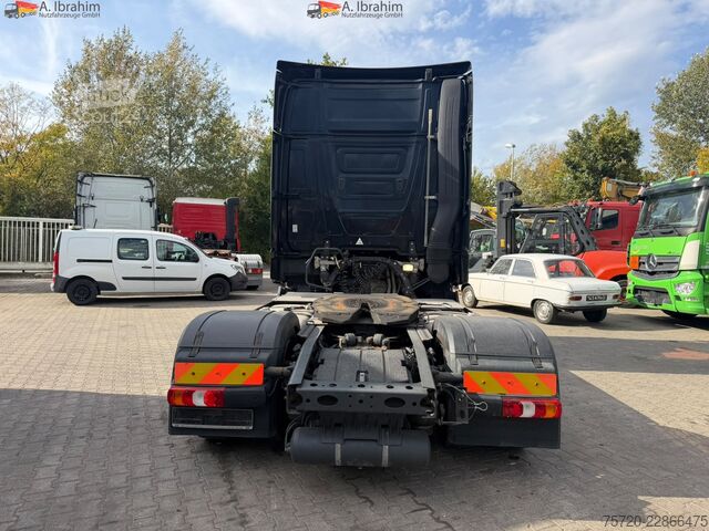 Lielapjoma vilcējs Mercedes-Benz Actros 1848 GigaSpace Retarder verstellbare Sattelkupplung