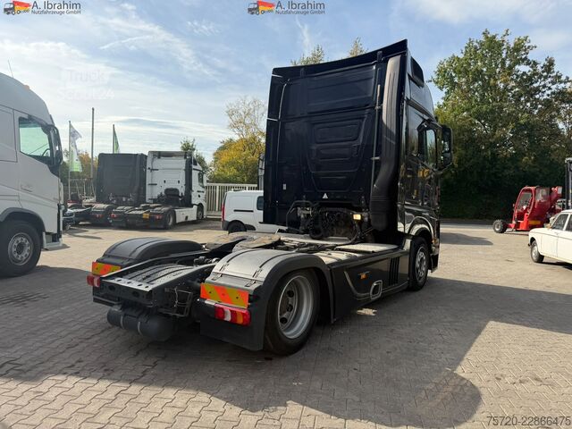 Lielapjoma vilcējs Mercedes-Benz Actros 1848 GigaSpace Retarder verstellbare Sattelkupplung