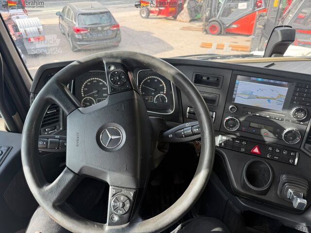 Lielapjoma vilcējs Mercedes-Benz Actros 1848 GigaSpace Retarder verstellbare Sattelkupplung