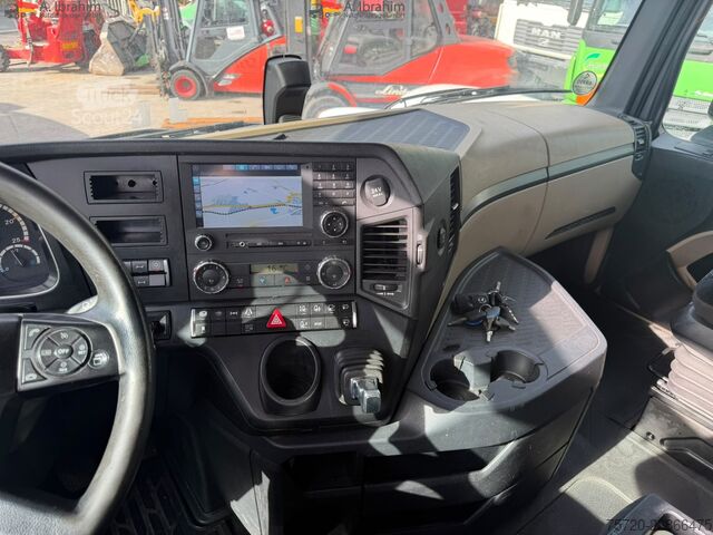 Lielapjoma vilcējs Mercedes-Benz Actros 1848 GigaSpace Retarder verstellbare Sattelkupplung